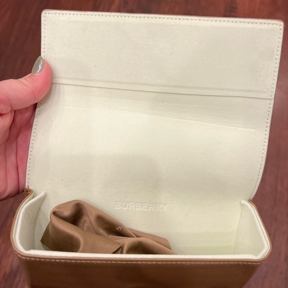 BURBERRY Sunglasses CASE - Picture 4 of 4